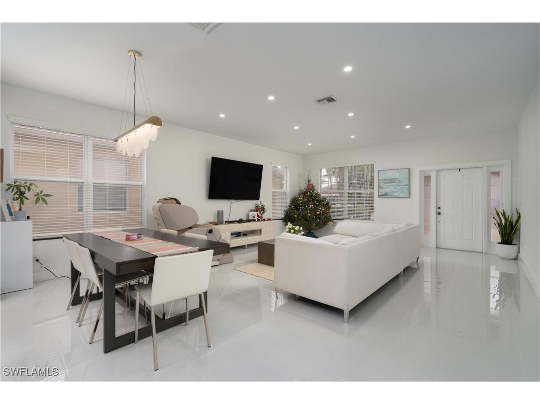 8271 Laurel Lakes Way Naples FL 34119 225085168 image10