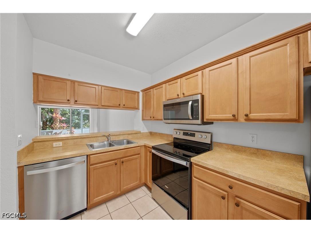 8273 Pacific Beach Drive Fort Myers FL 33966 2026017288 image10