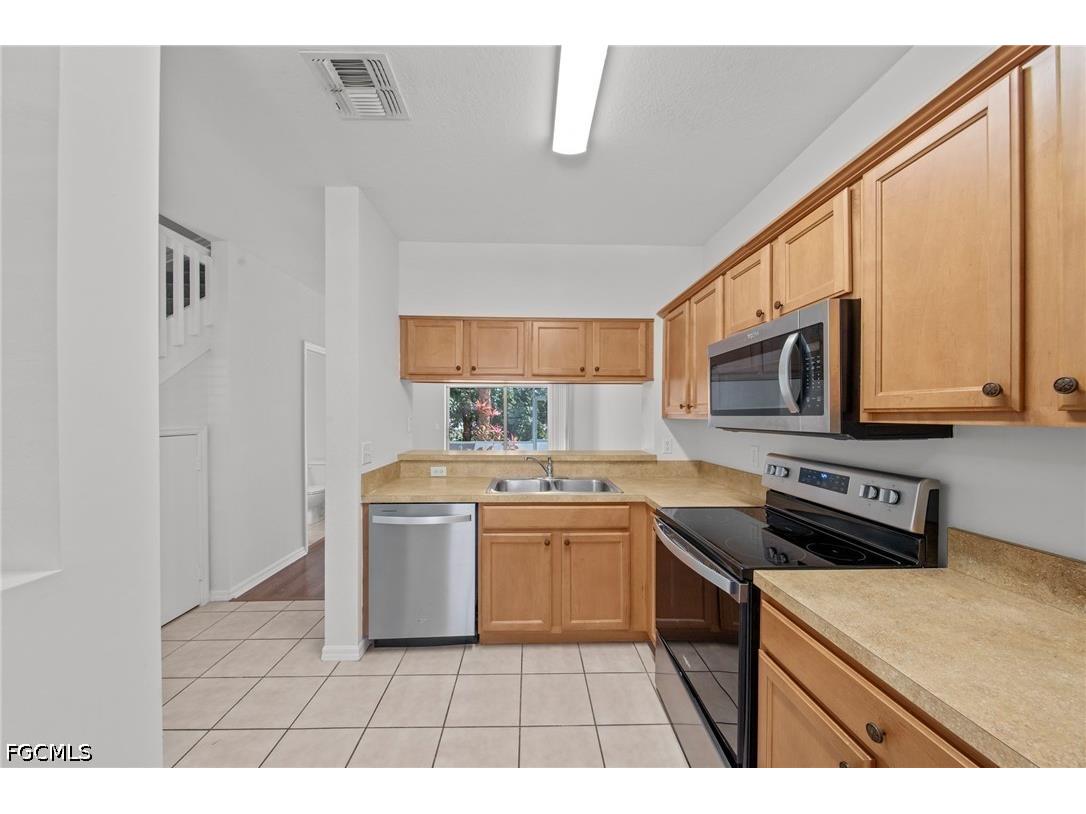8273 Pacific Beach Drive Fort Myers FL 33966 2026017288 image11