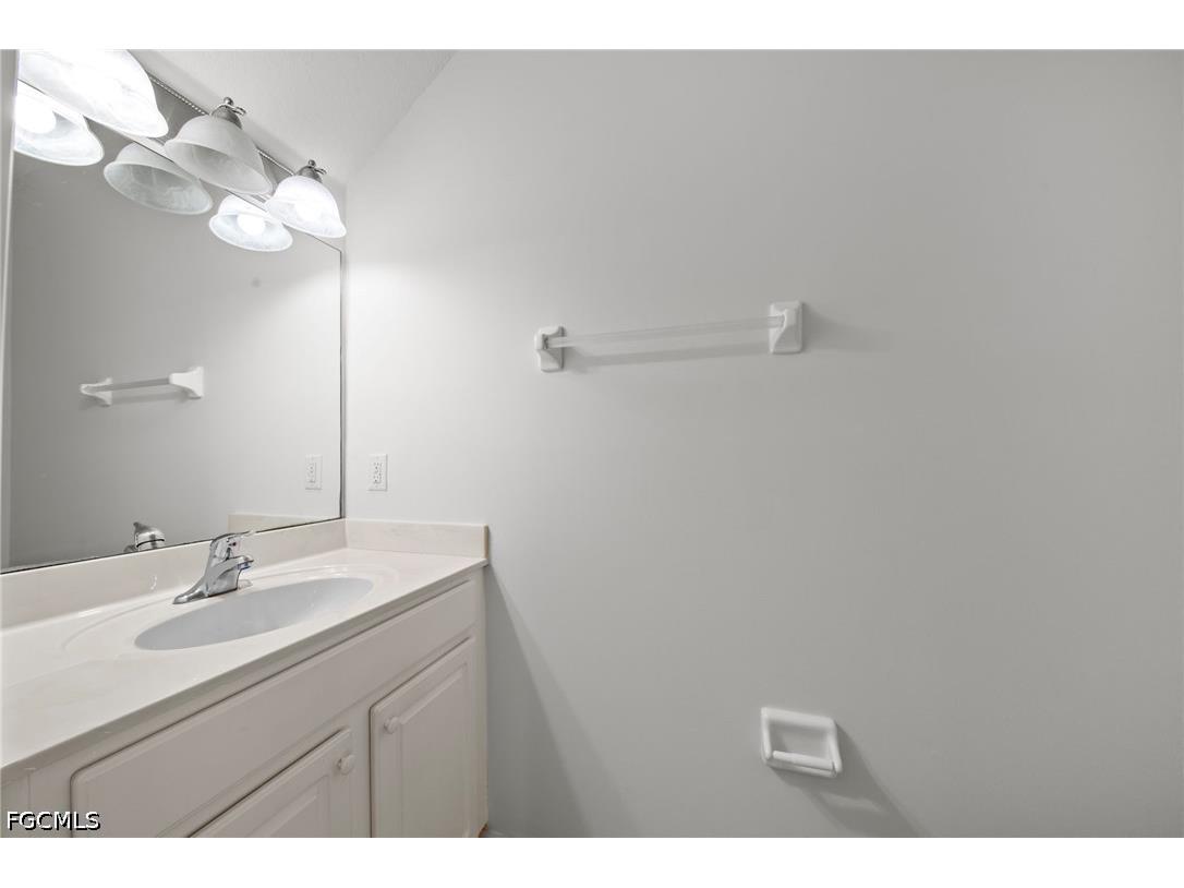 8273 Pacific Beach Drive Fort Myers FL 33966 2026017288 image17