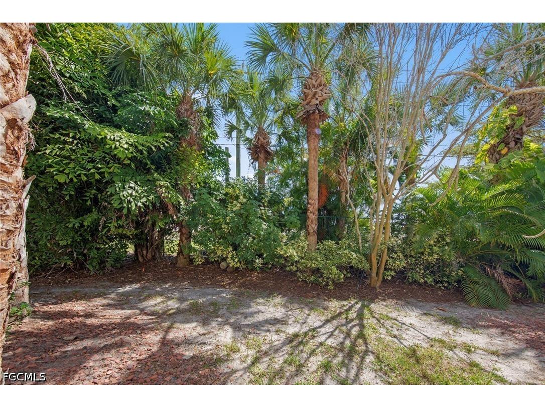 8273 Pacific Beach Drive Fort Myers FL 33966 2026017288 image32
