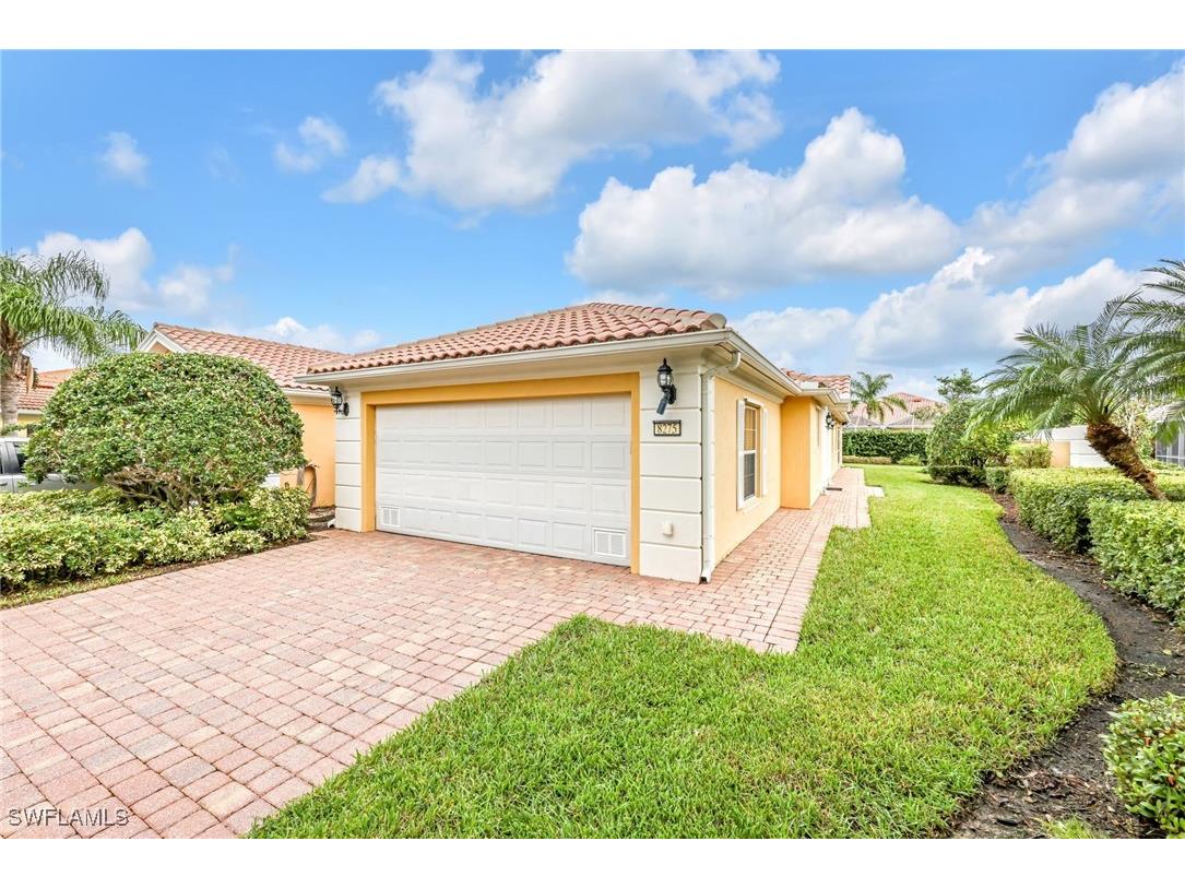 8275 Yasmina Way Naples FL 34114 225071088 image1