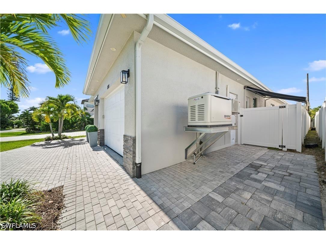 828 100th Avenue N Naples FL 34108 226024813 image30