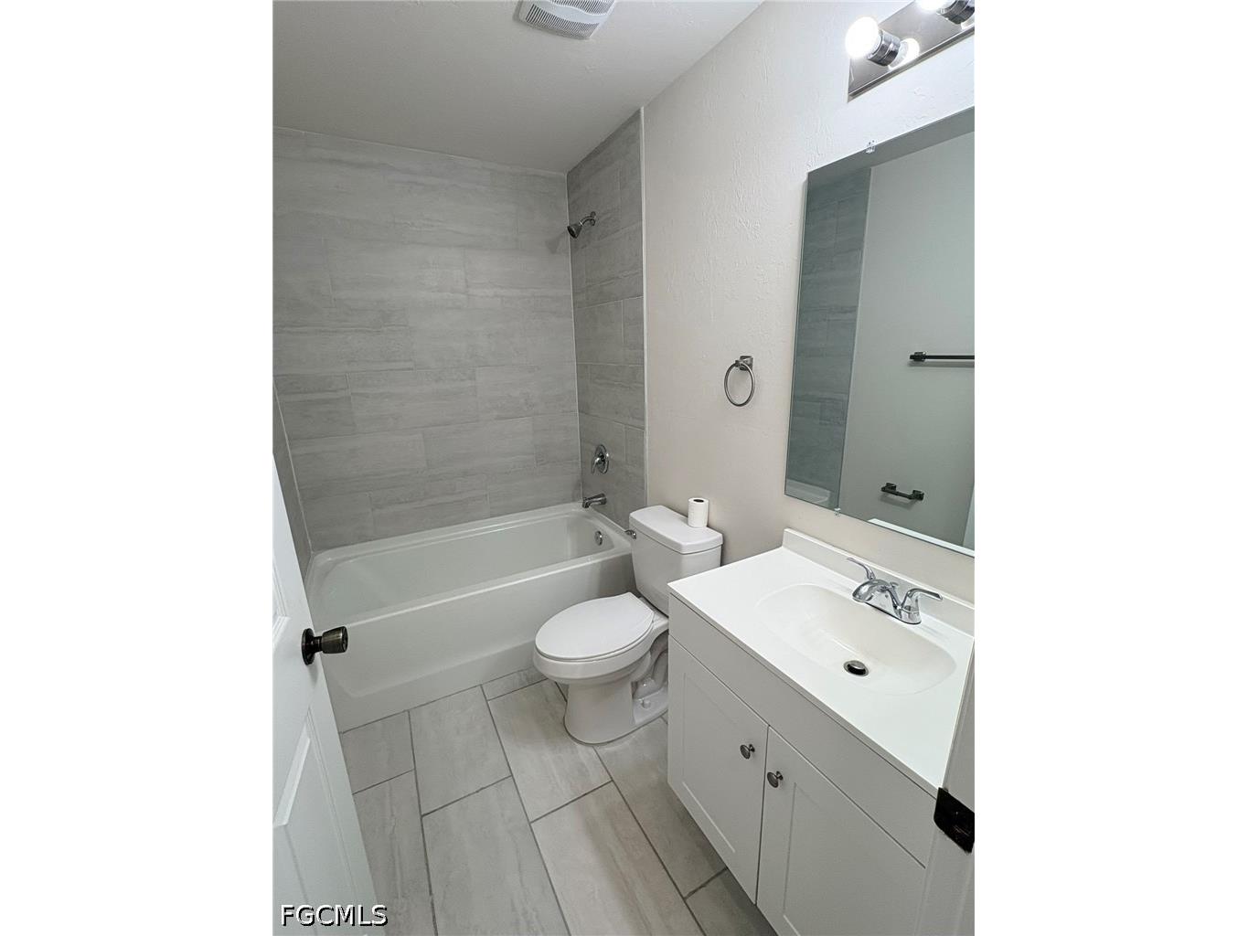 828 Gleason Parkway Cape Coral FL 33914 2026017184 image15