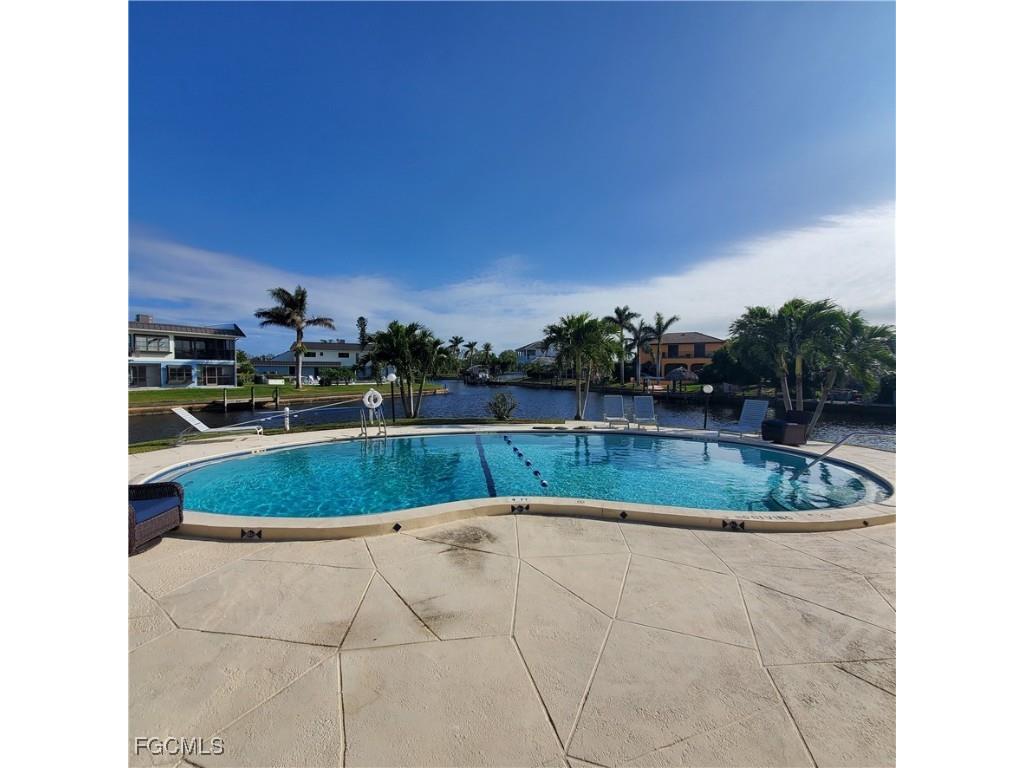 828 Victoria Drive #B14 Cape Coral FL 33904 2025010779 image5