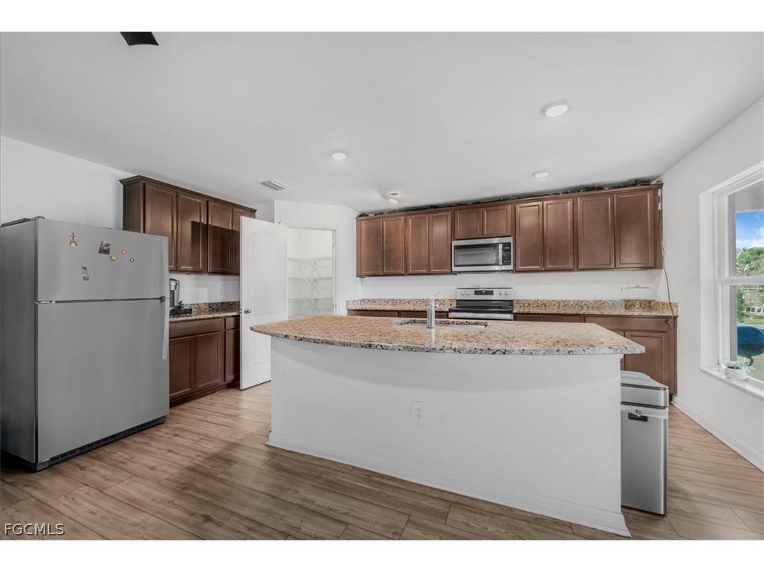 828 Youngreen Drive Fort Myers FL 33913 2026008480 image10