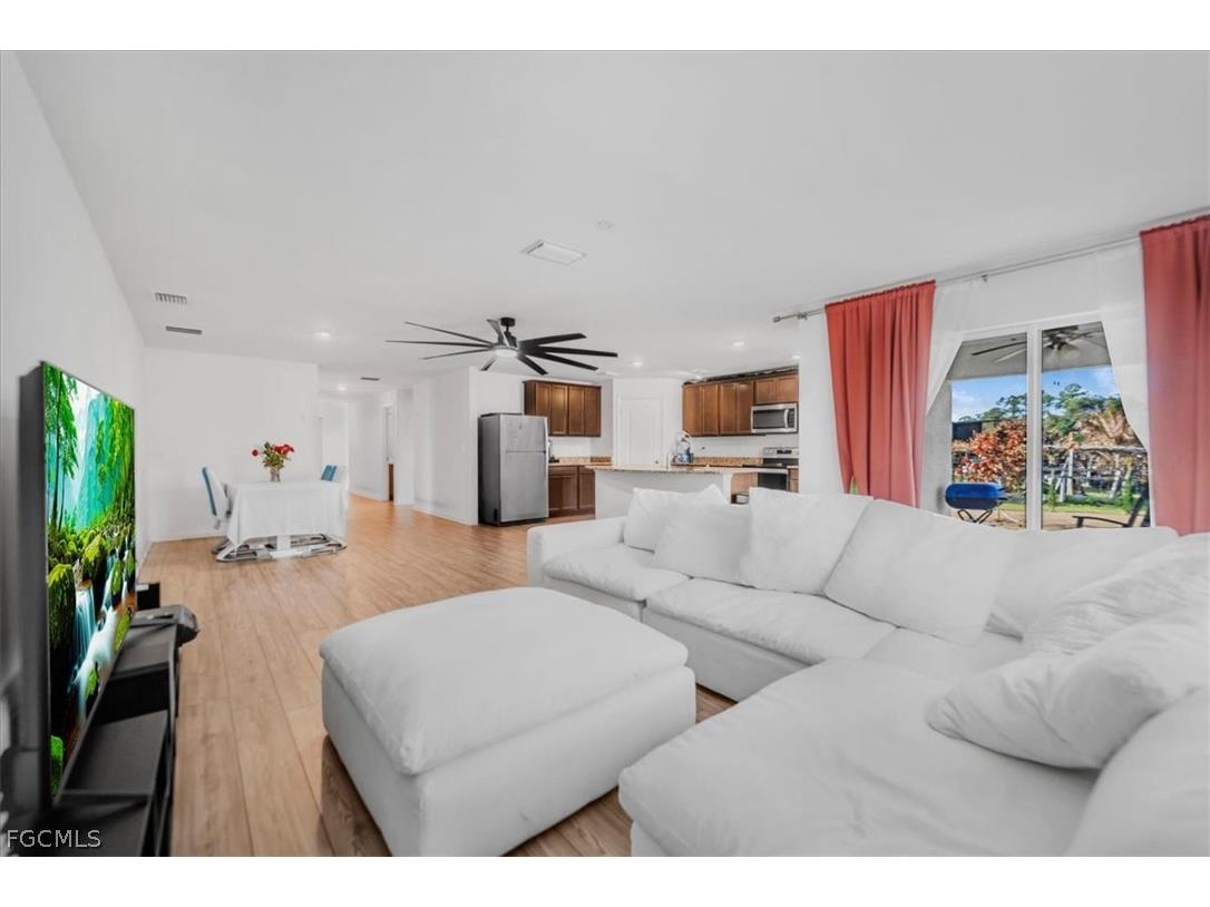 828 Youngreen Drive Fort Myers FL 33913 2026008480 image3