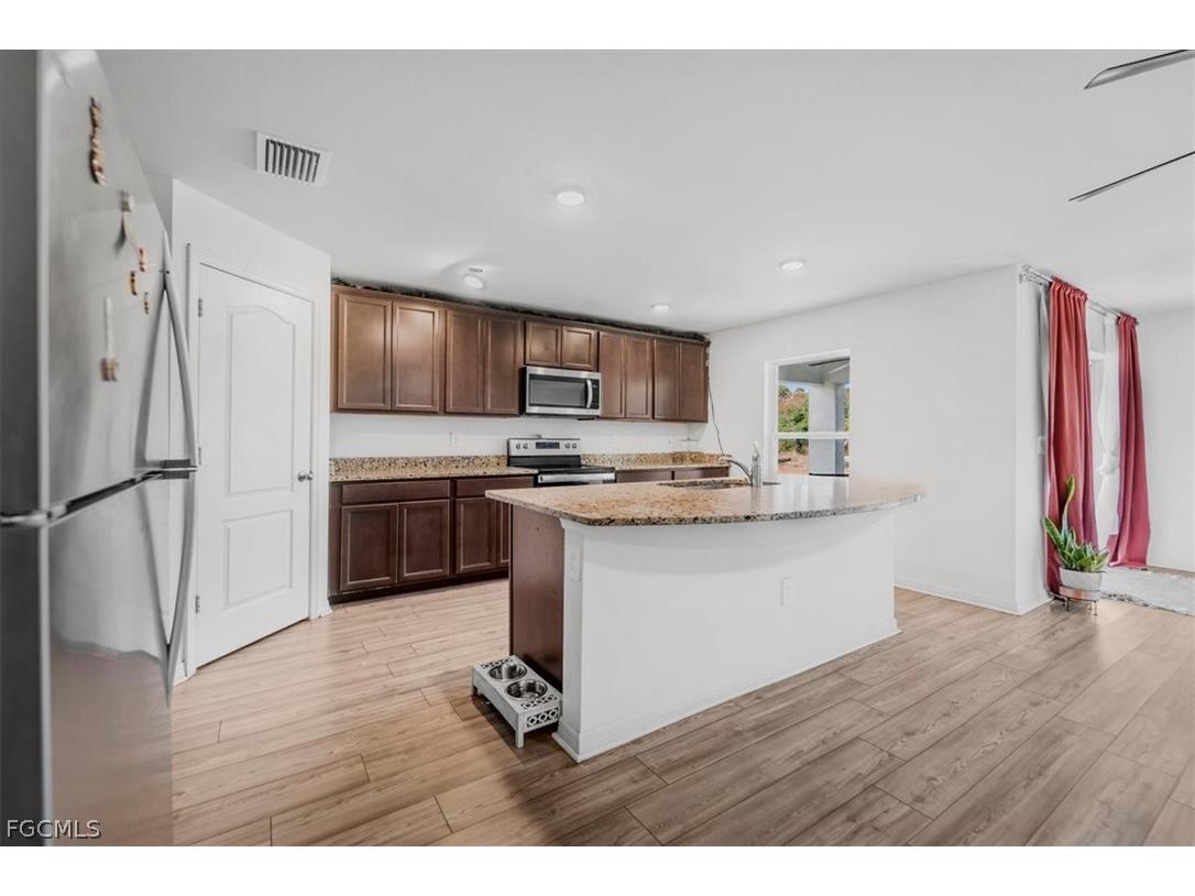 828 Youngreen Drive Fort Myers FL 33913 2026008480 image5