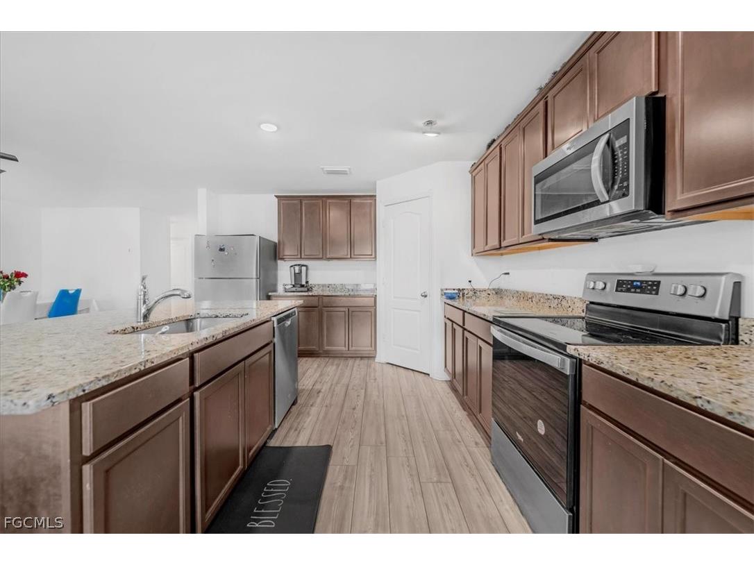 828 Youngreen Drive Fort Myers FL 33913 2026008480 image7