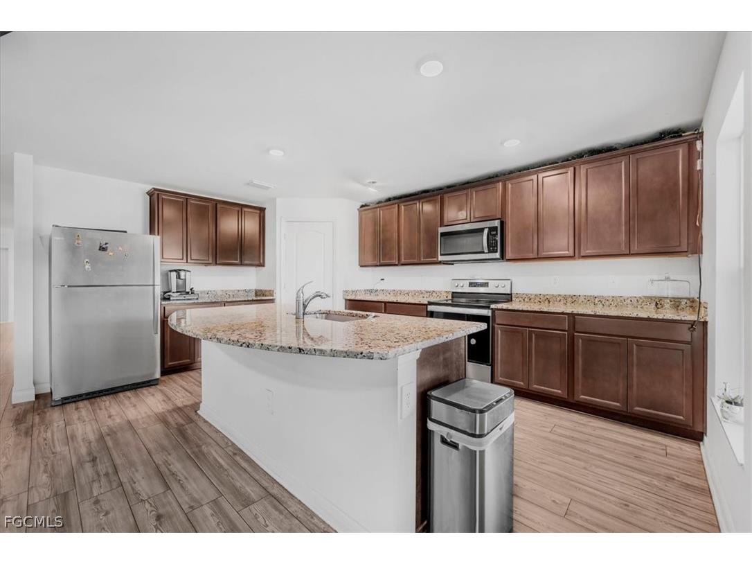 828 Youngreen Drive Fort Myers FL 33913 2026008480 image8