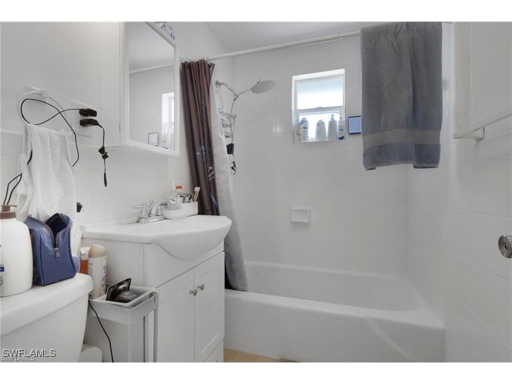 829 107th Avenue N Naples FL 34108 225083353 image34