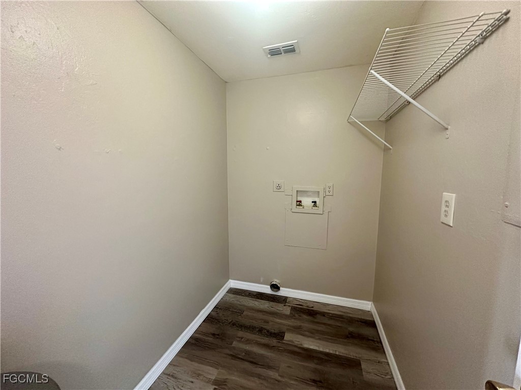 829 Gleason Parkway #2 Cape Coral FL 33914 2025012827 image4