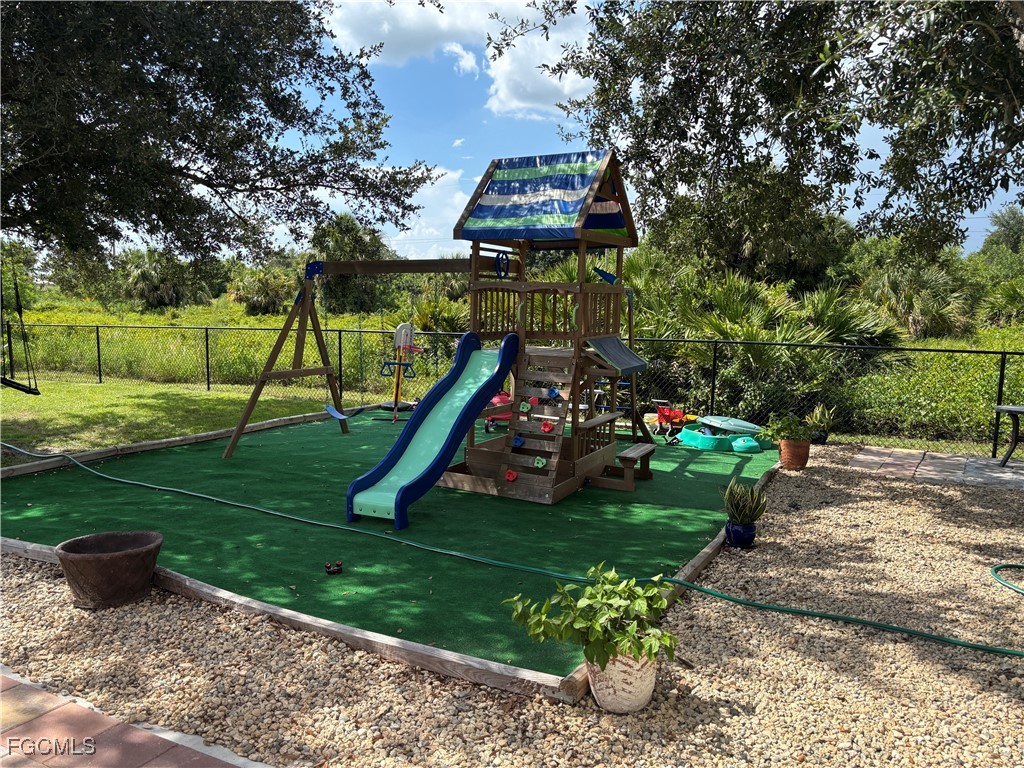 829 Wolverine Street E Lehigh Acres FL 33974 2025004912 image16