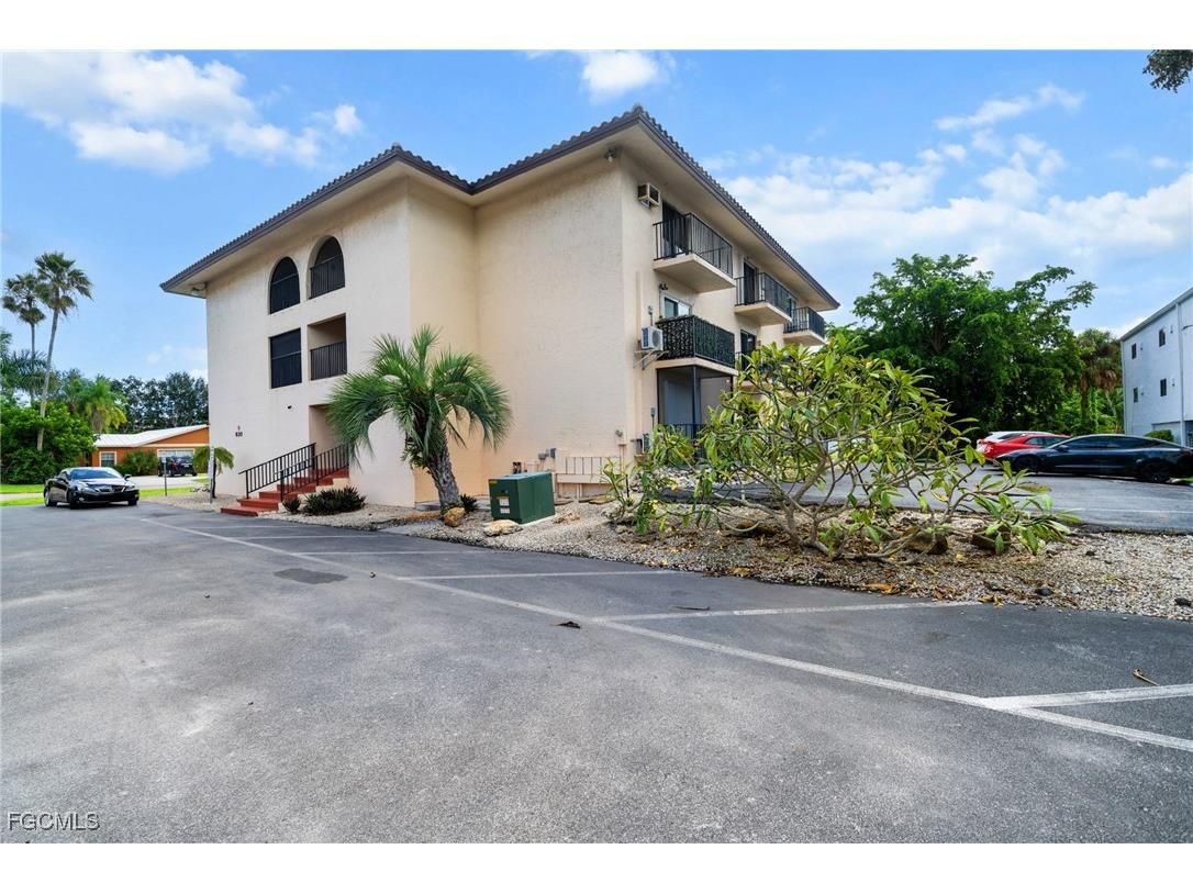 830 Wiggins Pass Road #14 Naples FL 34110 2025013421 image17