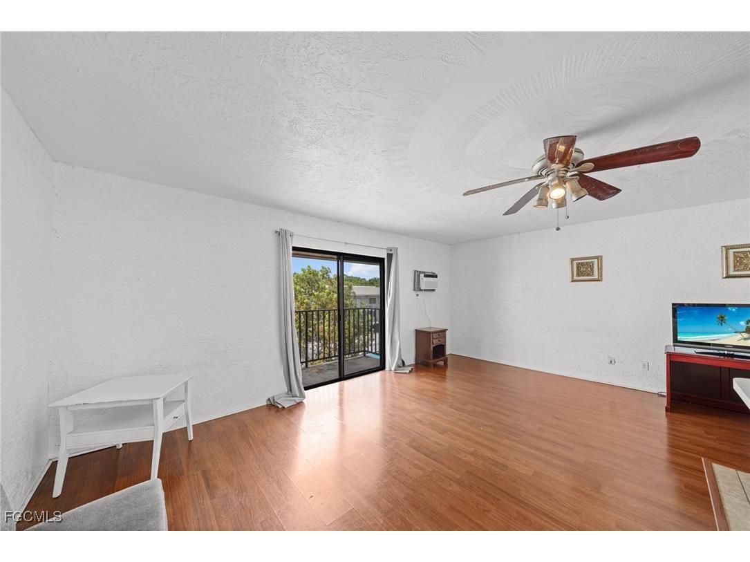 830 Wiggins Pass Road #14 Naples FL 34110 2025013421 image3