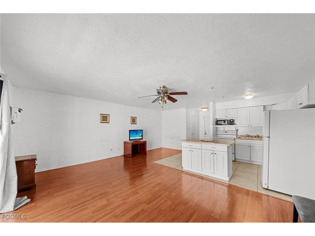 830 Wiggins Pass Road #14 Naples FL 34110 2025013421 image5