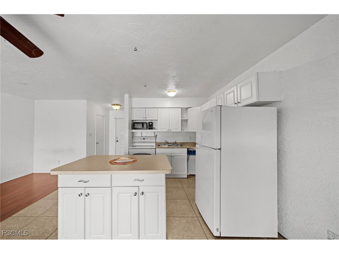 830 Wiggins Pass Road #14 Naples FL 34110 2025013421 image9