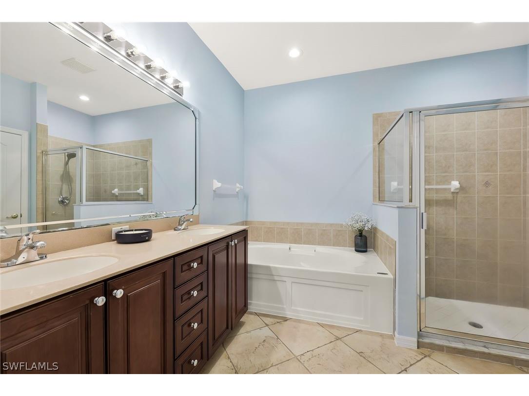 8301 Laurel Lakes Way Naples FL 34119 226009717 image12