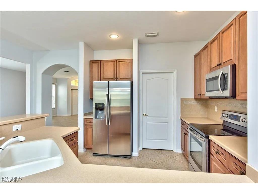 8302 Laurel Lakes Way Naples FL 34119 2025025884 image4