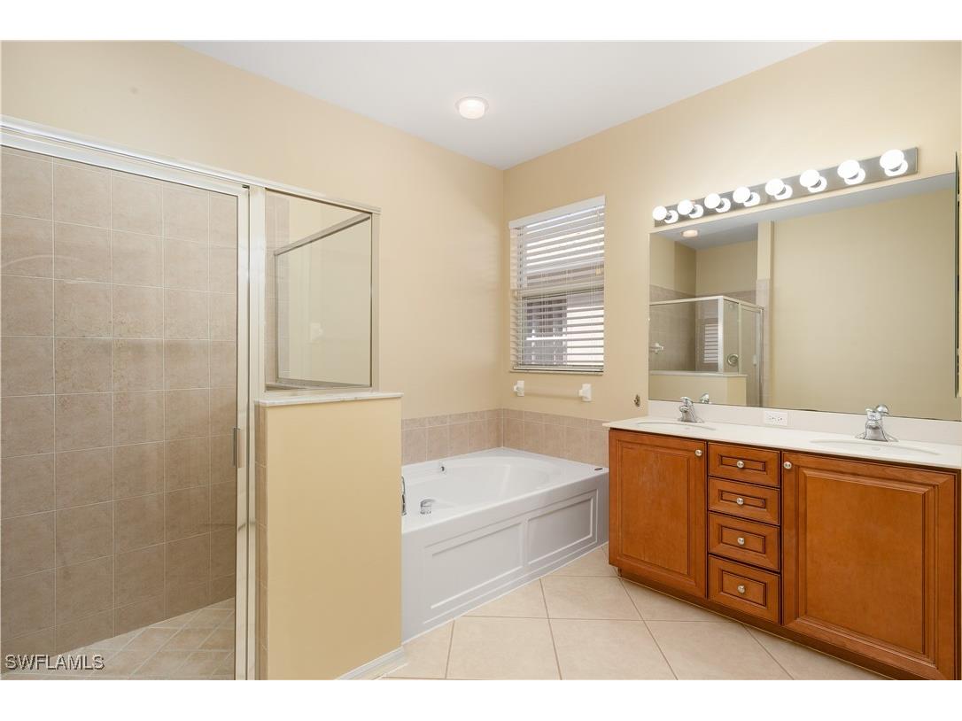 8302 Laurel Lakes Way Naples FL 34119 226005180 image20