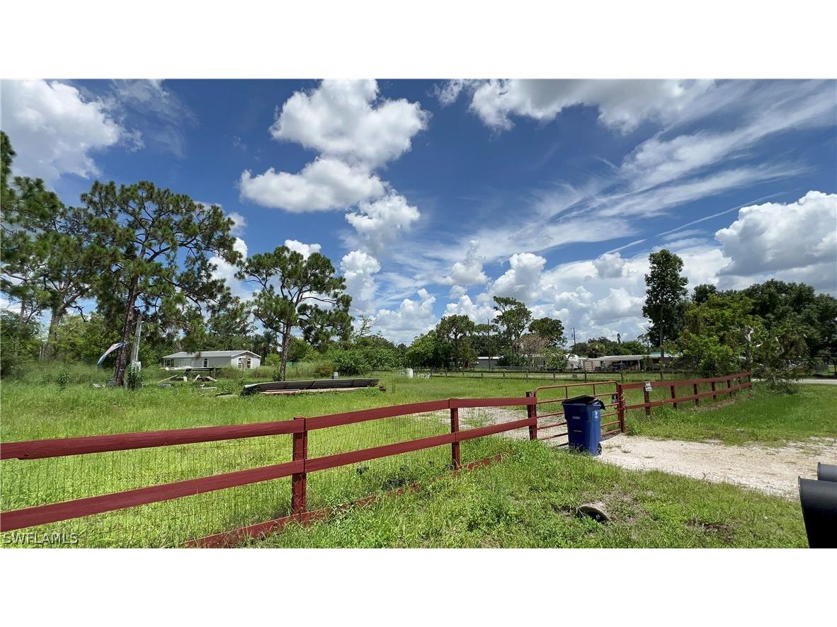 8305 Hart Drive North Fort Myers FL 33917 224059527 image1