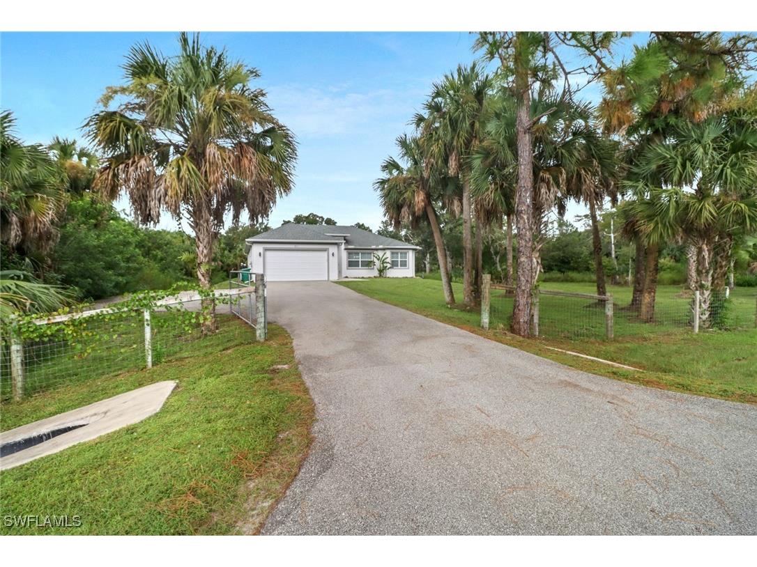 831 20th Street NE Naples FL 34120 224068691 image1