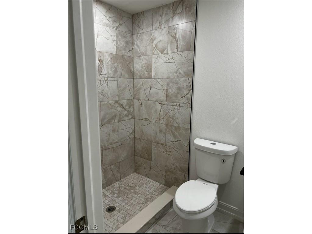 831 NE 23rd Terrace Cape Coral FL 33909 2026000750 image25