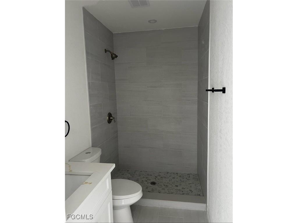 831 NE 23rd Terrace Cape Coral FL 33909 2026000750 image27