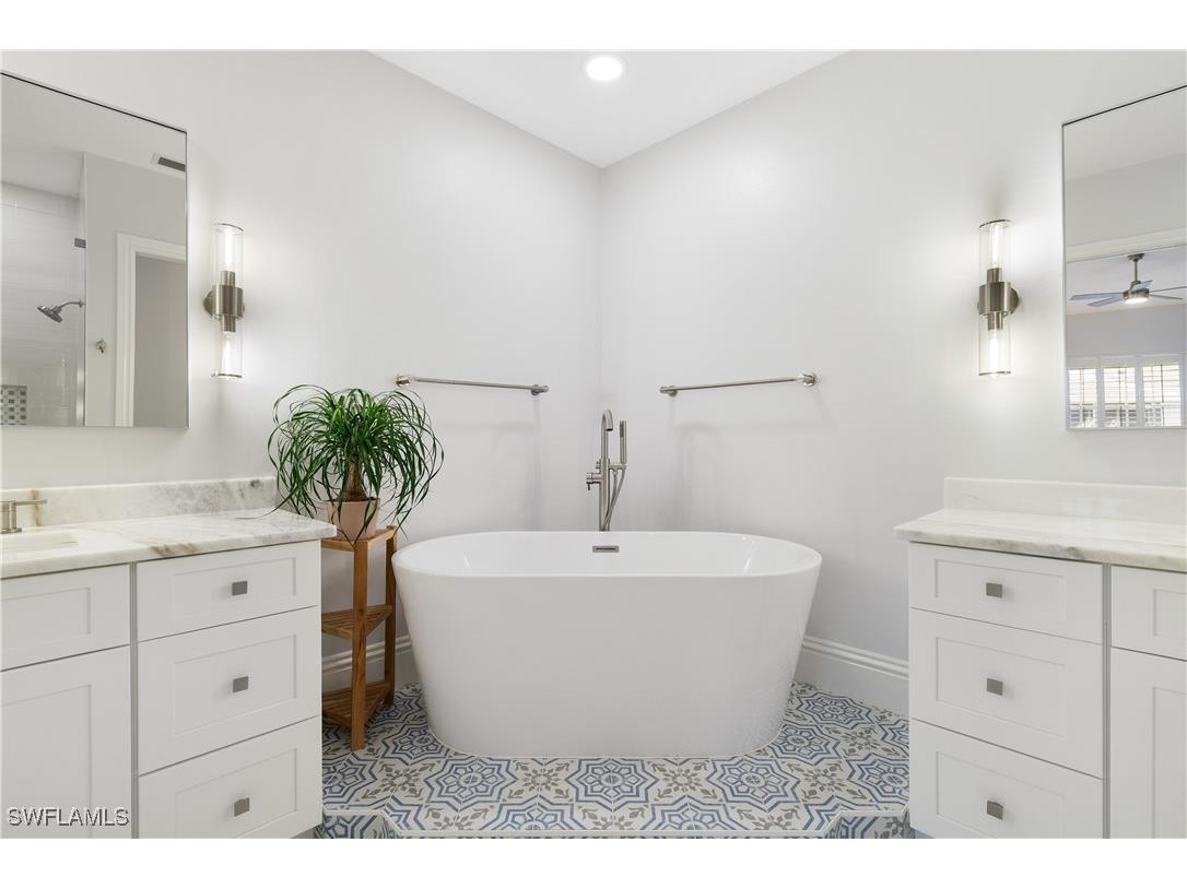 831 Sailaway Lane #202 Naples FL 34108 225066585 image17