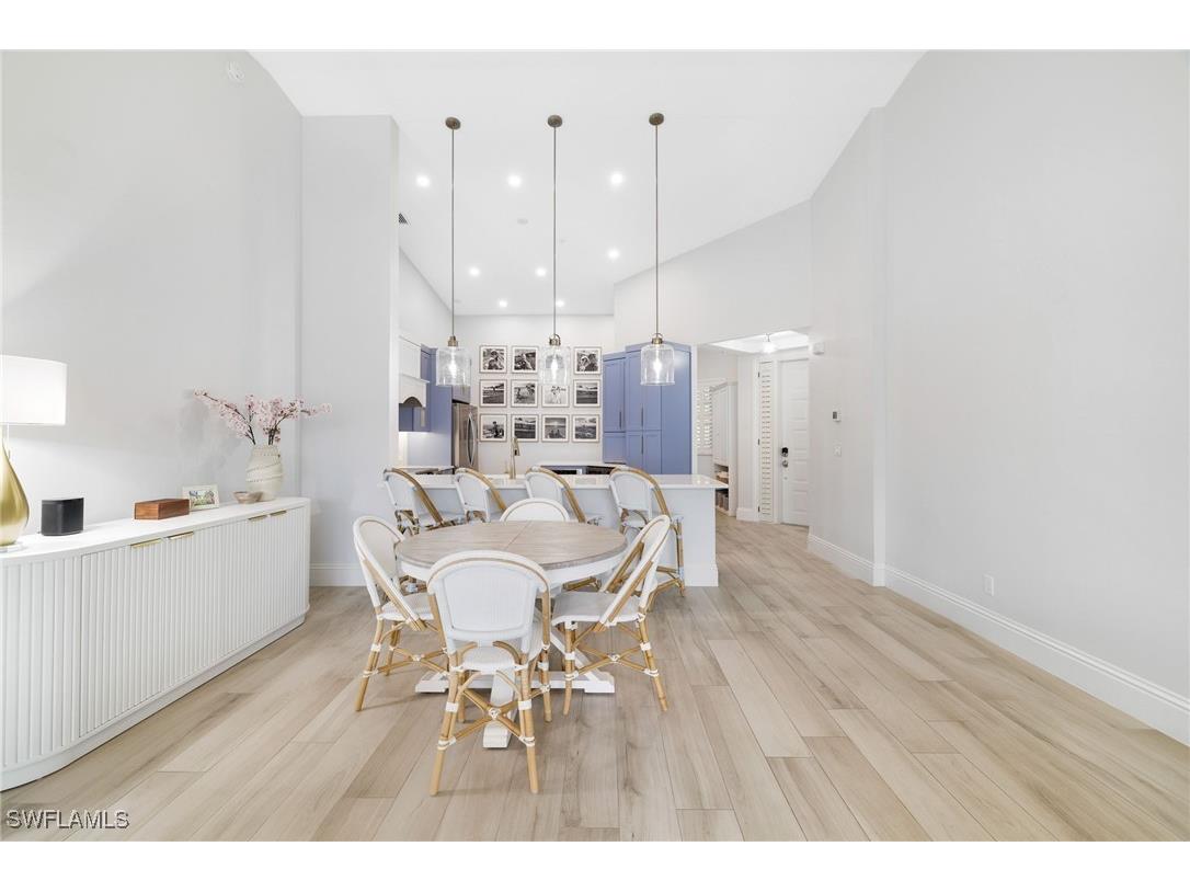 831 Sailaway Lane #202 Naples FL 34108 225066585 image9