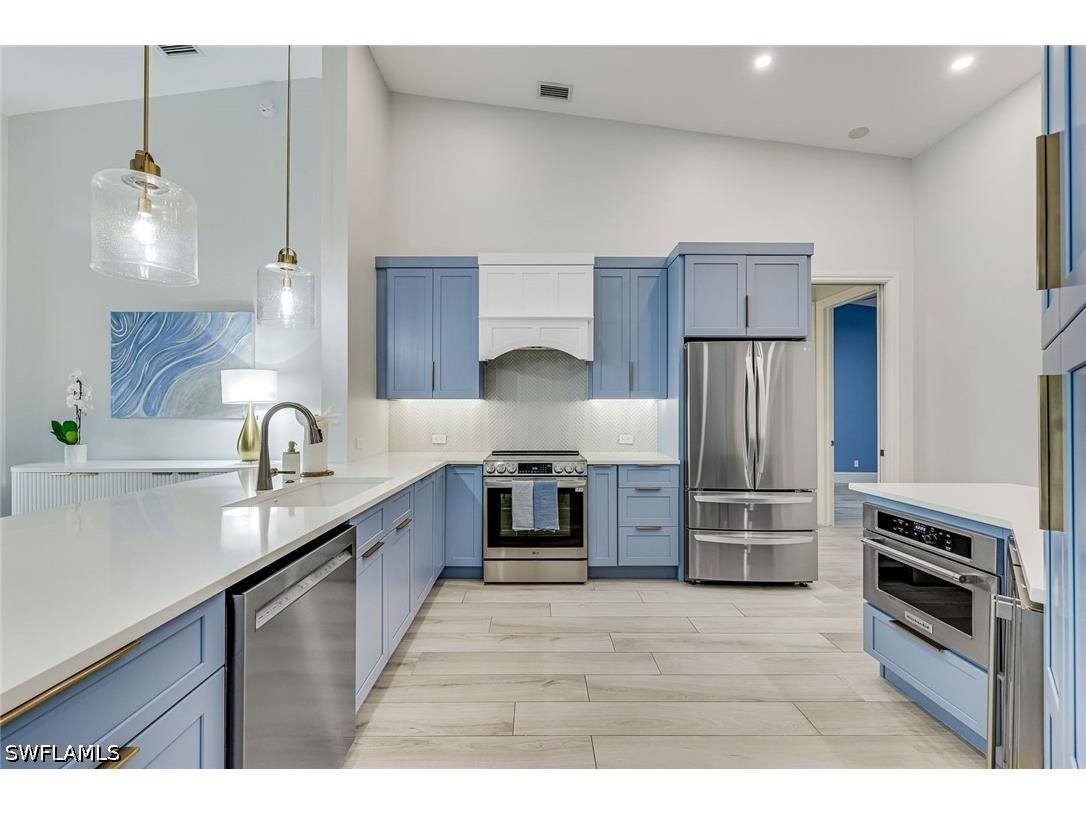 831 Sailaway Lane #202 Naples FL 34108 226023391 image7