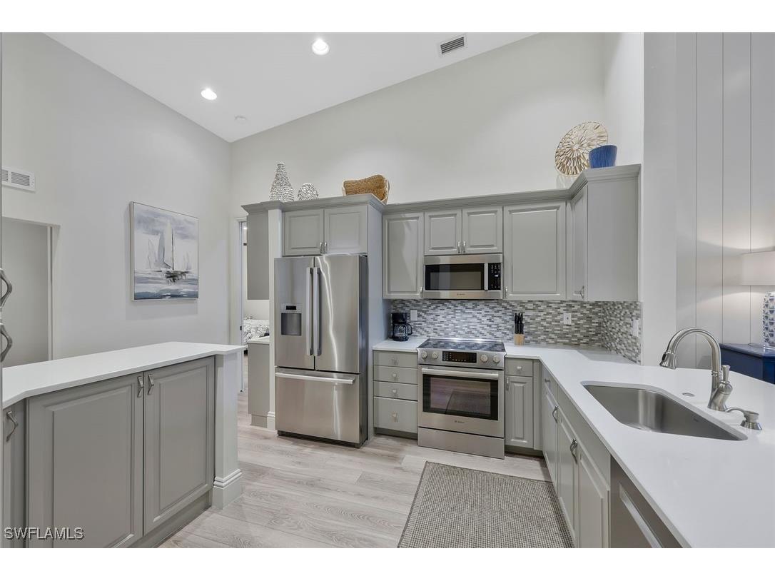 831 Sailaway Lane #203 Naples FL 34108 225071273 image5