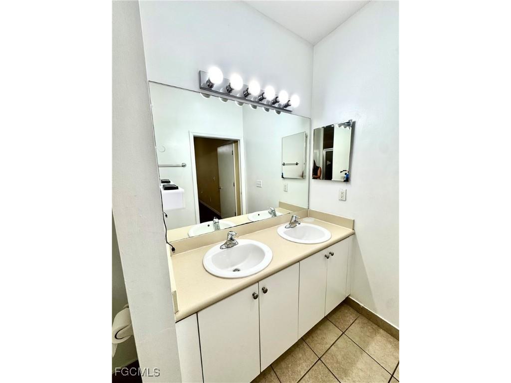 8313 Bernwood Cove Loop S #1204 Fort Myers FL 33966 2025014678 image10