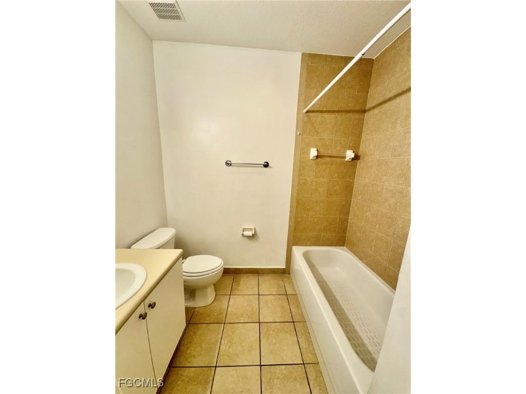 8313 Bernwood Cove Loop S #1204 Fort Myers FL 33966 2025014678 image13