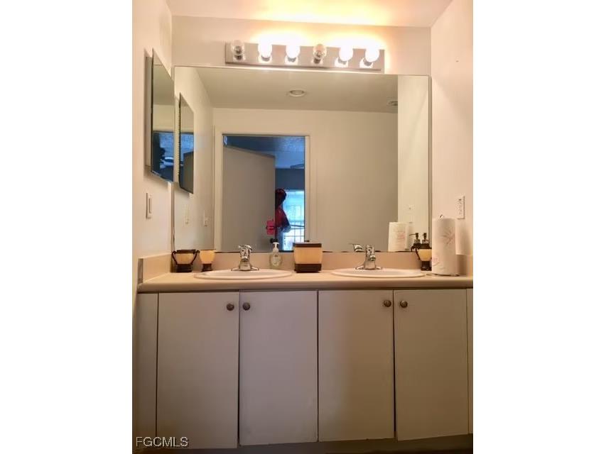 8313 Bernwood Cove Loop Cove Fort Myers FL 33972 2025017736 image7