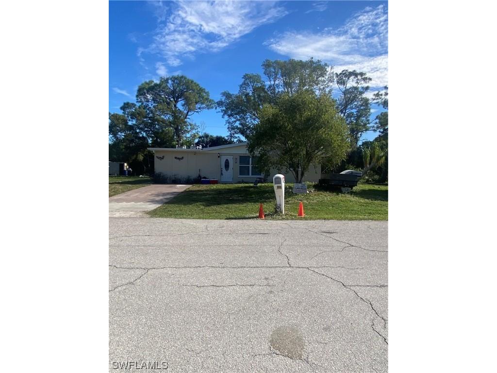 8314 Vernon Drive Fort Myers FL 33907 223090424 image1