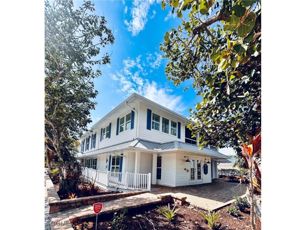 8315 Main Street Bokeelia FL 33922 2025024492 image1