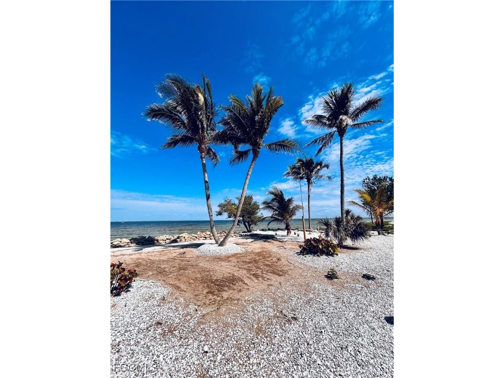 8315 Main Street Bokeelia FL 33922 2025024492 image3