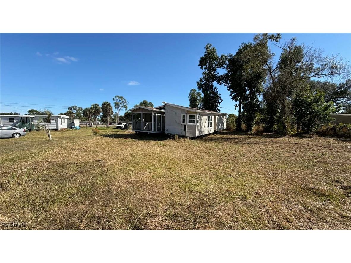 8315 Marx Drive North Fort Myers FL 33917 2025023087 image1