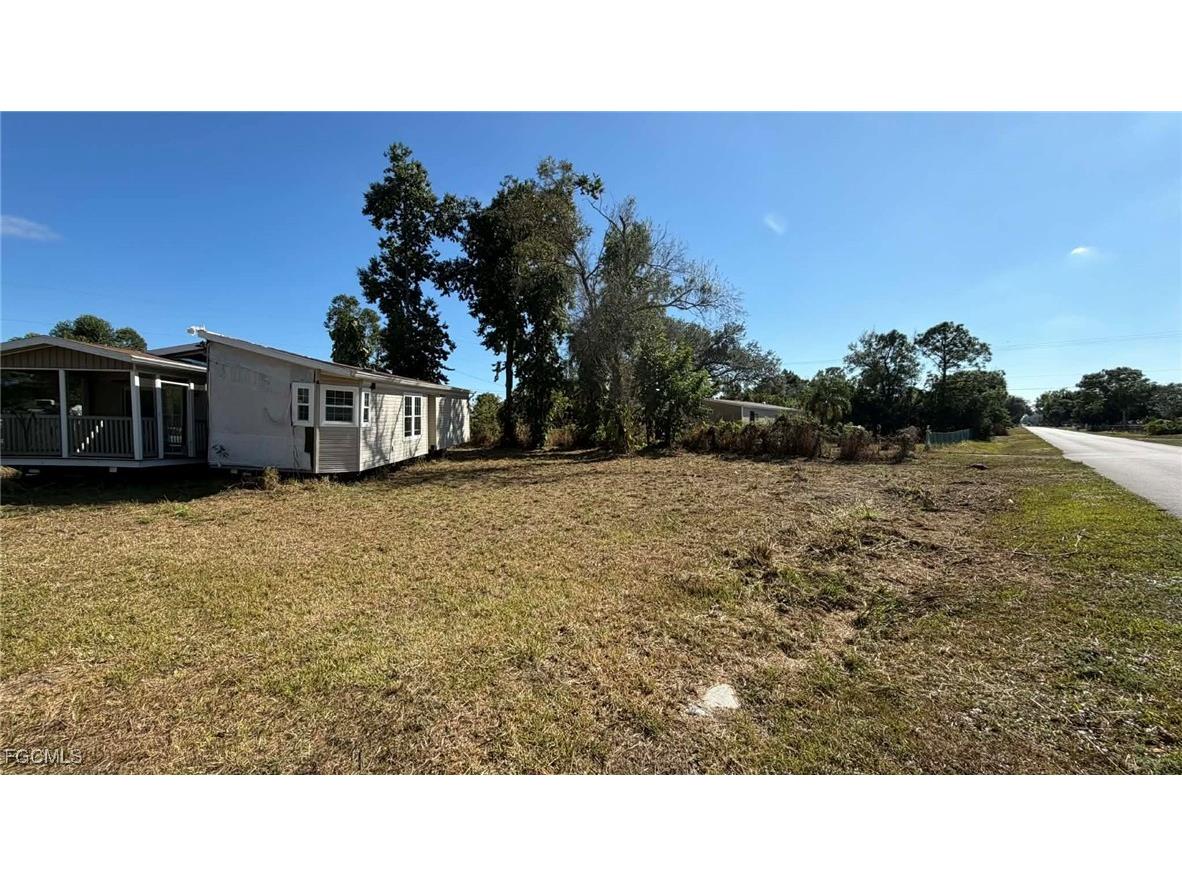 8315 Marx Drive North Fort Myers FL 33917 2025023087 image2