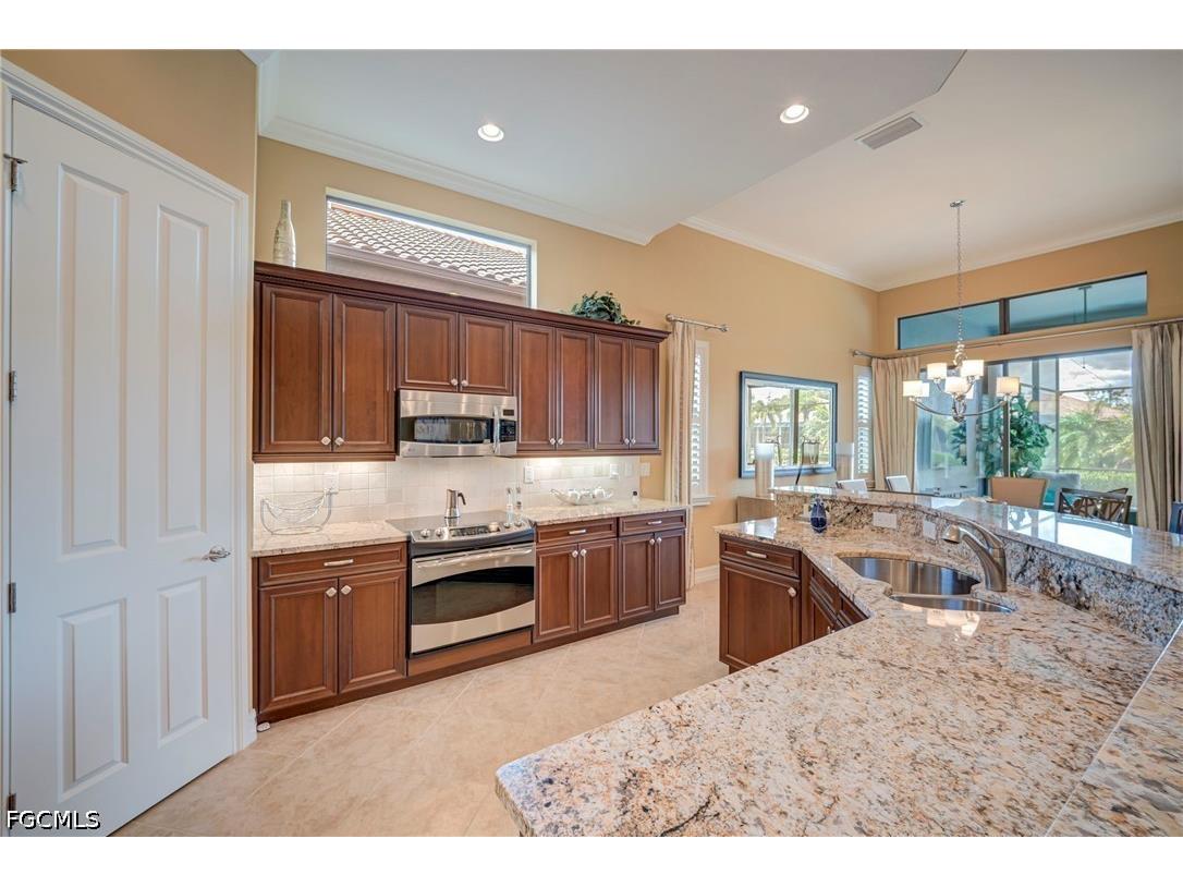 8319 Adelio Lane Fort Myers FL 33912 2026018549 image3