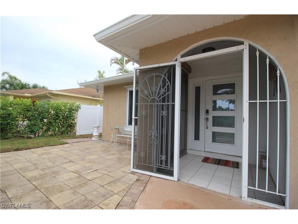 832 92nd Avenue N Naples FL 34108 223022138 image1