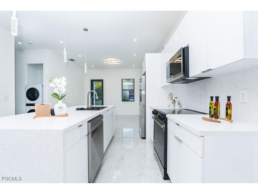 832 Carpenter Street E Lehigh Acres FL 33974 2025016312 image8