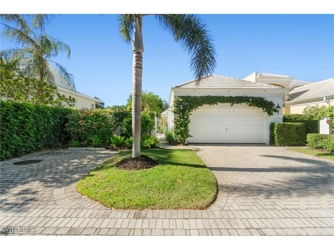832 Rue Deville #5 Naples FL 34108 224099243 image1