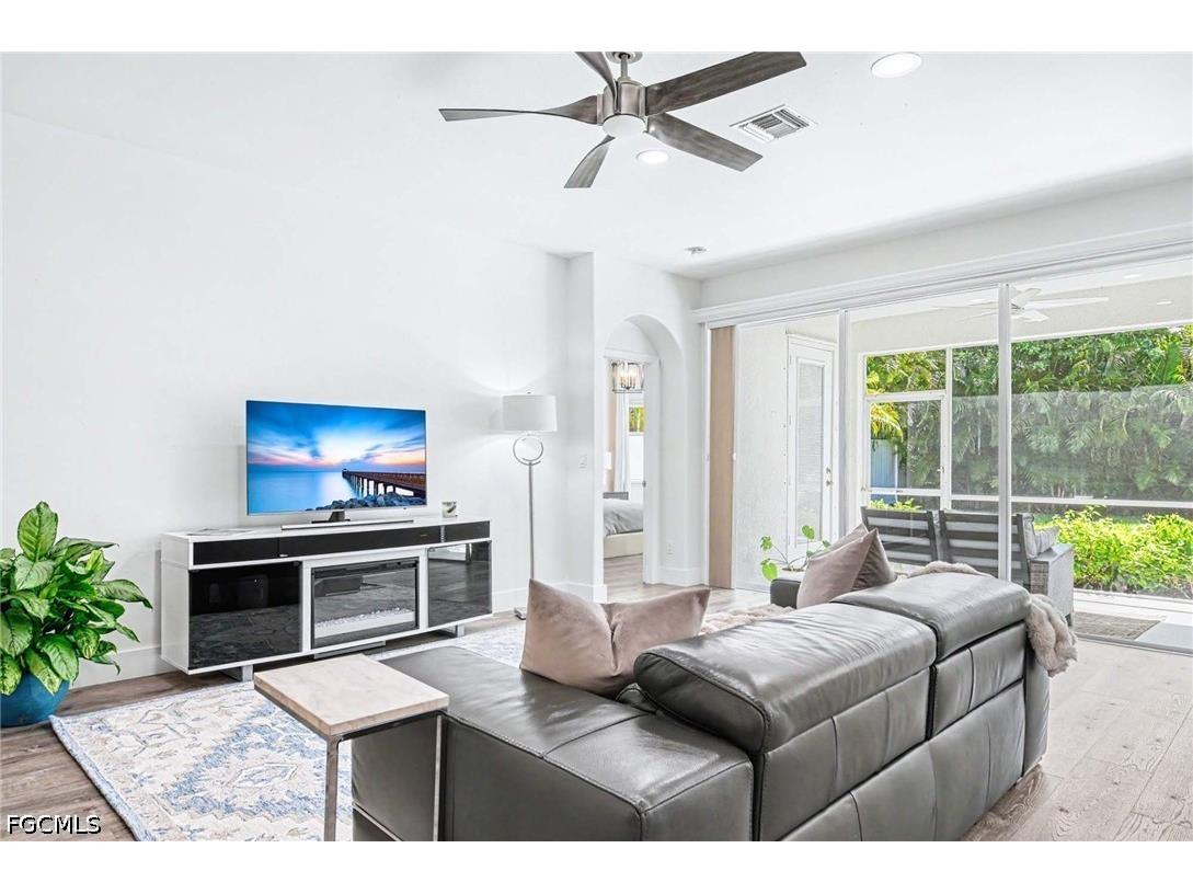 8324 Laurel Lakes Boulevard Naples FL 34119 2026029873 image4