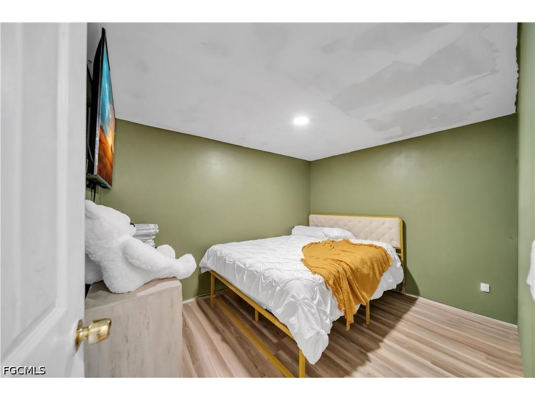 8326 Breeze Drive North Fort Myers FL 33917 2026027342 image17