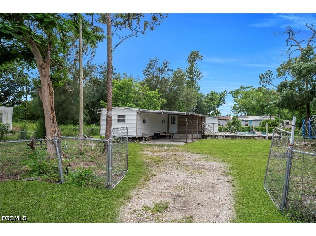 8326 Breeze Drive North Fort Myers FL 33917 2026027342 image6