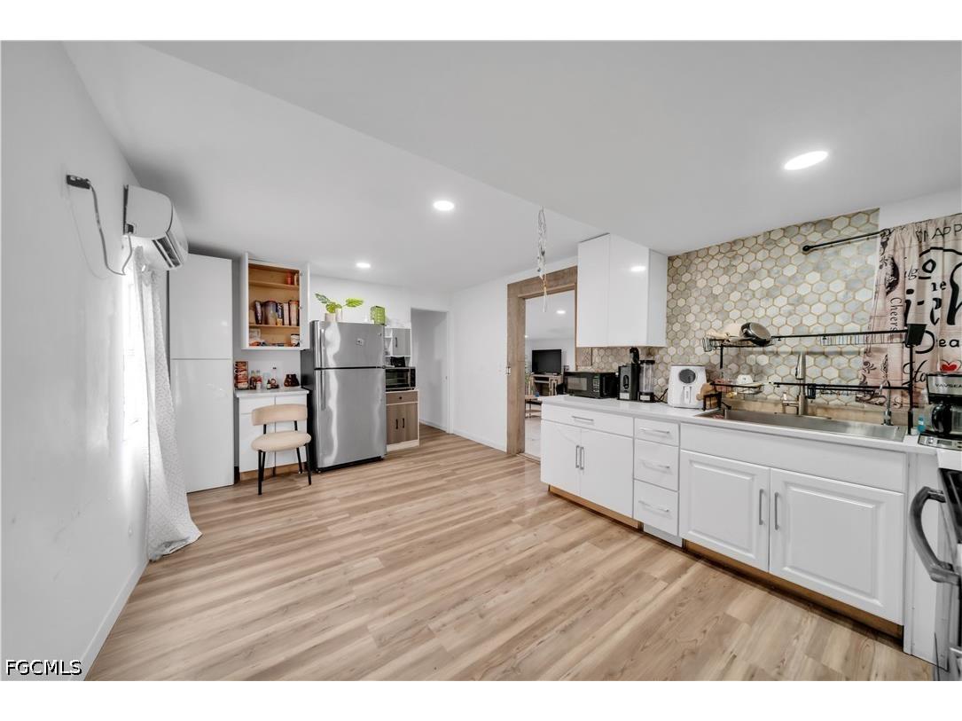 8326 Breeze Drive North Fort Myers FL 33917 2026027342 image8