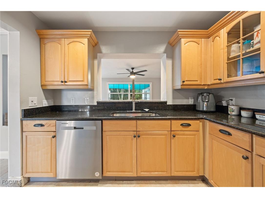 8327 Riviera Avenue Fort Myers FL 33919 2025012596 image17