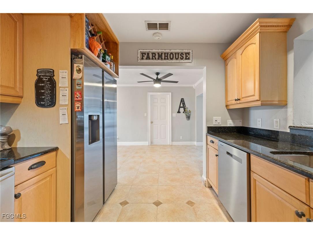 8327 Riviera Avenue Fort Myers FL 33919 2025012596 image18